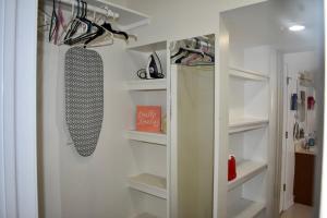 Cozy 2nd story Flat near downtown