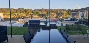 Villa à charleval en campagne avec piscine 14 couchages