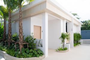 Panwaburi Beachfront Resort - SHA Extra Plus