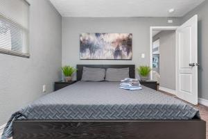 Modern House in Clearwater with access to a Shared Swimming Pool