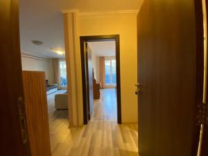 One bedroom apartment in Admiral Plaza