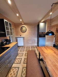 Golden GaPa Central Chalet Apartment 32