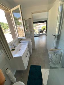 Maison Alata proche Ajaccio au coeur du village