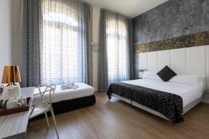 Triple Room room in Petit Palace Savoy Alfonso XII