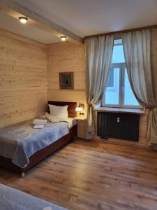 Golden GaPa Central Chalet Apartment 32