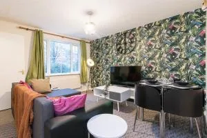 Coventry- Perchfoot 3 Bedroom Contractor and Pet-Friendly Spacious House By Sublime Stays - Parkside