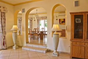 Villa Santa Barbara by Portucasa