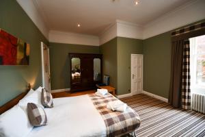 Classic Double Room room in Savoy Park Hotel