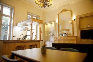 Appartements Meubles de l'Arsenal coeur de ville ! : Appartement Suite
