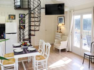 Chalets Chalet Le Mazere by Interhome : photos des chambres