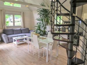 Chalets Chalet Le Mazere by Interhome : photos des chambres