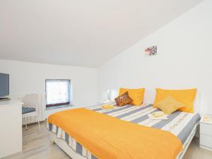Apartment Bellevue-1 by Interhome 