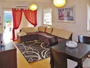 Apartment Chantal-4 by Interhome