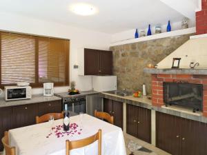 Apartment Oscha by Interhome