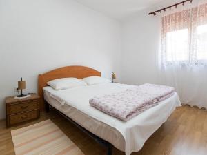 Apartment Nikol-4 by Interhome 