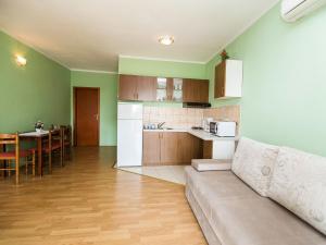 Apartment Nikol-4 by Interhome