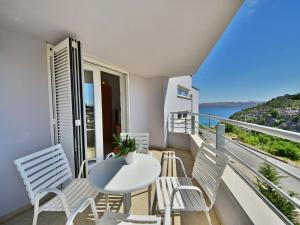 Apartment Sani-5 by Interhome 