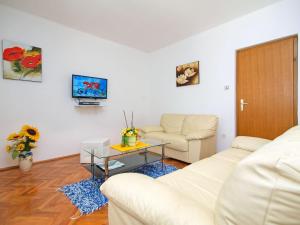 Apartment Slavica-2 by Interhome