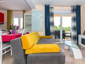 Apartment Renato by Interhome 