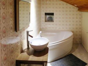 Maisons de vacances Holiday Home Auceloun - NAS100 by Interhome : photos des chambres