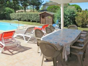 Maisons de vacances Holiday Home Les Acacias by Interhome : photos des chambres