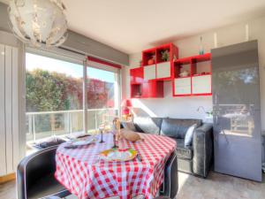 Apartment Le Parc de La Ronceray-1 by Interhome