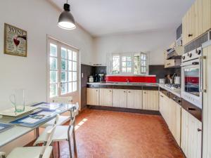 Maisons de vacances Holiday Home La Roche Blanche by Interhome : photos des chambres