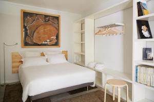 Appart'hotels La Residence Arles Centre : Grand Appartement avec Toit en Verre