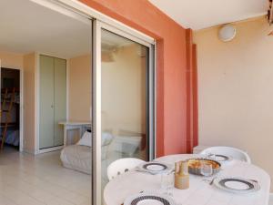 Appartements Studio Le Capitole-13 by Interhome : photos des chambres