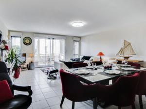 Appartements Apartment Saint Exupery by Interhome : photos des chambres