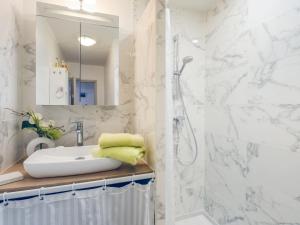 Apartment Le Poséidon by Interhome
