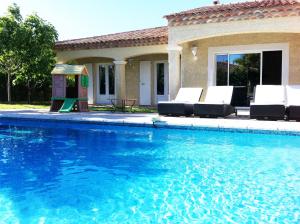 Luxueuse Villa Récente à Saint Raphaël de Plain Pied