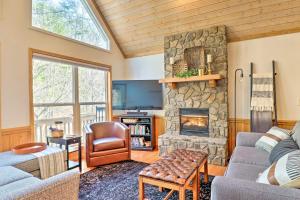 Idyllic Creekside Bryson City Gem with Fire Pit!