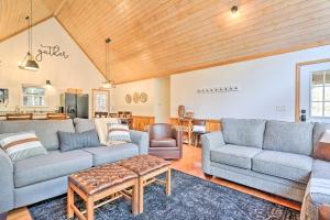 Idyllic Creekside Bryson City Gem with Fire Pit!