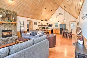 Idyllic Creekside Bryson City Gem with Fire Pit!