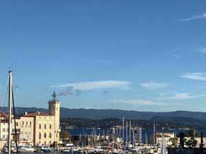 Accostage Vieux-Port - Appartements & Parking : photos des chambres