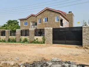 Gorgeous Quiet & Comfy-Close to Highway-Parking - Aiyimensa