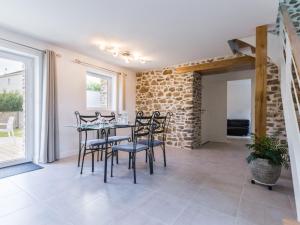 Maisons de vacances Gite Donges, 4 pieces, 4 personnes - FR-1-306-1216 : photos des chambres