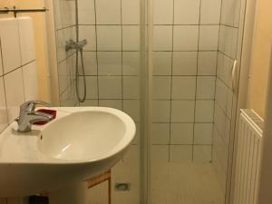 Maisons de vacances Gite Velle-sur-Moselle, 3 pieces, 5 personnes - FR-1-584-178 : photos des chambres