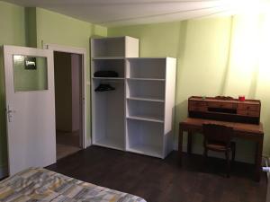 Maisons de vacances Gite Velle-sur-Moselle, 3 pieces, 5 personnes - FR-1-584-178 : photos des chambres