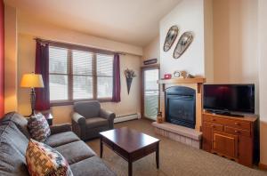 Terrific Zephyr Mountain Lodge Condo With Beautiful Views of the Slopes condo