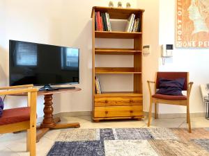 Booklovers apartment close to center