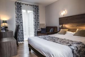 Hotels Logis Hotel Le Petit Casset : photos des chambres