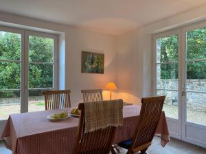 REF 001 - Belle maison avec jardin pour six personnes KERNERS ARZON