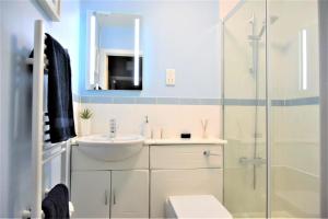 Bards Nest, Crucible Apartment, FREE private parking, 3 mins walk to Birthplace