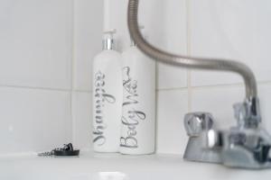 The Ella Fitzgerald - Modern 2 Bedroom Apartment, super close to City Centre