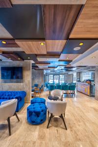 Royal Blue Wellness & Spa