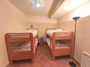 Plaza Andalucía Edificio Enebro 4-6 pax