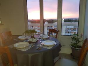 Appartements Grand appartement proche de Paris : photos des chambres
