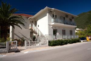 Savinos Rooms Lefkada Greece